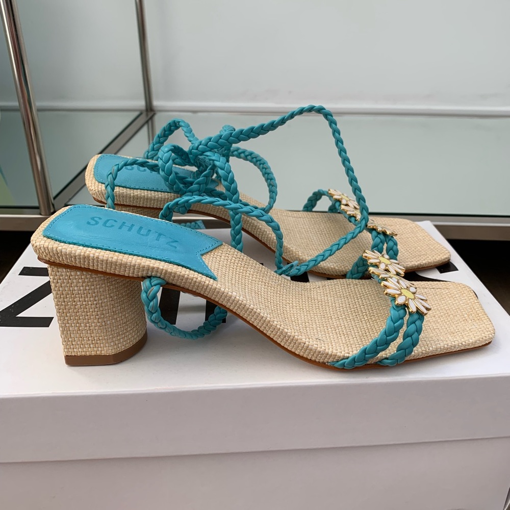 Schutz - New flower Hina Mid block-heeled sandal in turquoise/river aqua.Size 6B - Picture 9 of 10